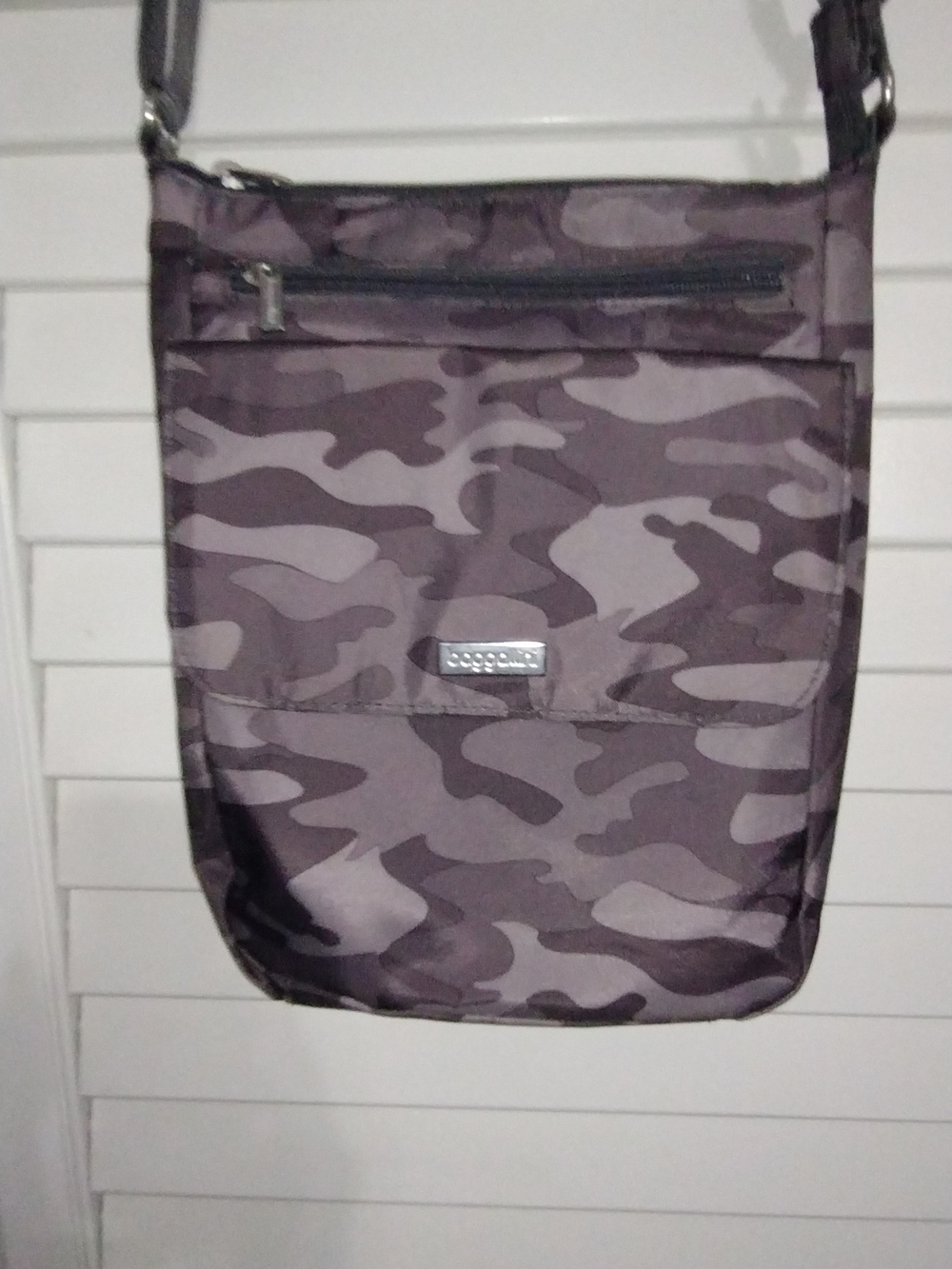 Baggallini Gray Camo Crossbody Messenger